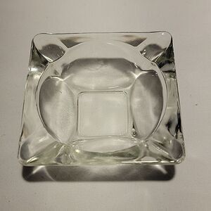 Glass ashtray 